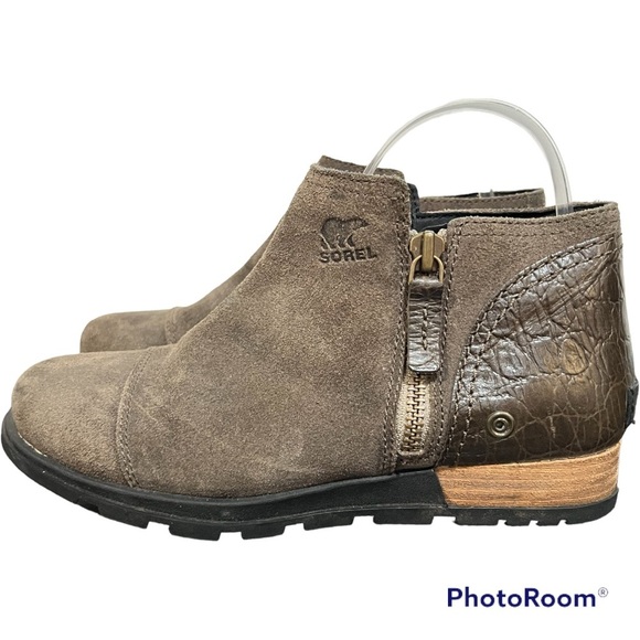 - - Sorel Major light Olive Green Booties, Size 8 - Picture 1 of 16